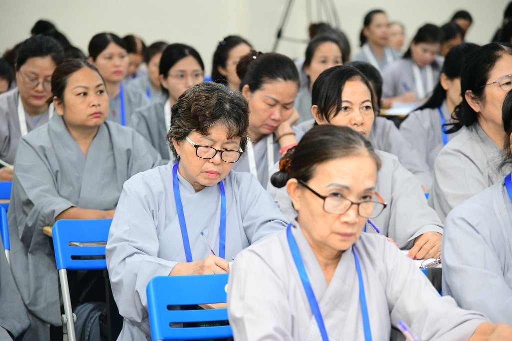 “NGÀY PHẬT CHUYỂN PHÁP LUÂN” – TỪ BÁNH XE CHÁNH PHÁP ĐẾN TRÁCH NHIỆM HOẰNG PHÁP HÔM NAY