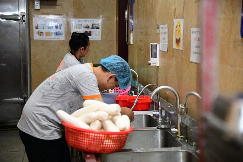 NHỮNG ĐÓA HOA CÔNG ĐỨC DÂNG MÙA PHẬT ĐẢN