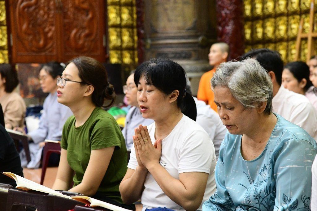 MỖI EM NHỎ LÀ MỘT BÚP SEN GIỮA MÙA PHẬT ĐẢN