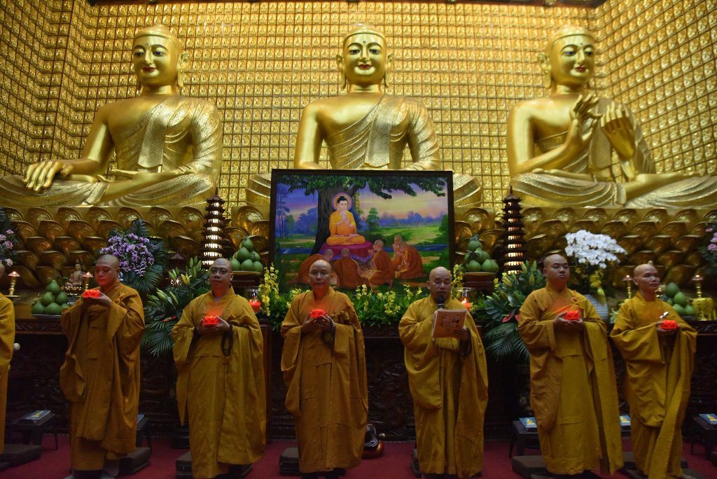 CHÙA GIÁC NGỘ TRANG NGHIÊM TƯỞNG NIỆM NGÀY ĐỨC PHẬT CHUYỂN PHÁP LUÂN