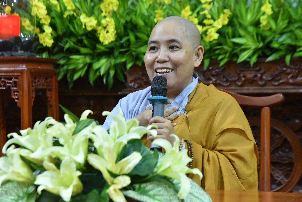 LÀM CHỦ TÂM Ý LÀ LÀM CHỦ CUỘC ĐỜI – PHÁP THOẠI Ý NGHĨA CỦA SƯ CÔ THÍCH NỮ MINH HOA TẠI KHÓA TU NGÀY AN LẠC