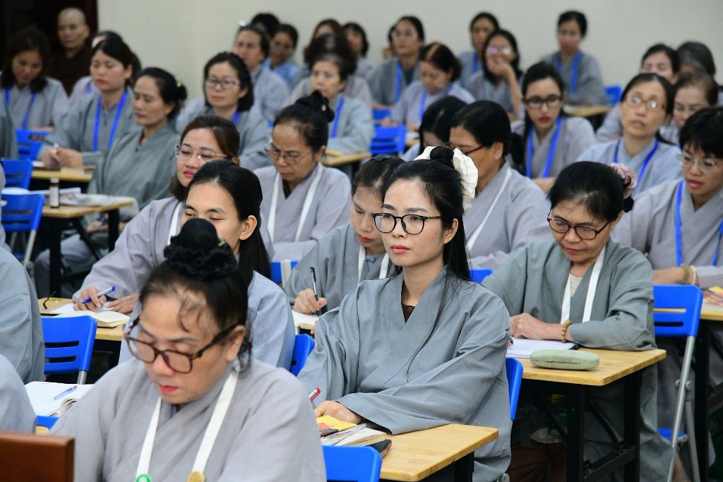 “NGÀY PHẬT CHUYỂN PHÁP LUÂN” – TỪ BÁNH XE CHÁNH PHÁP ĐẾN TRÁCH NHIỆM HOẰNG PHÁP HÔM NAY