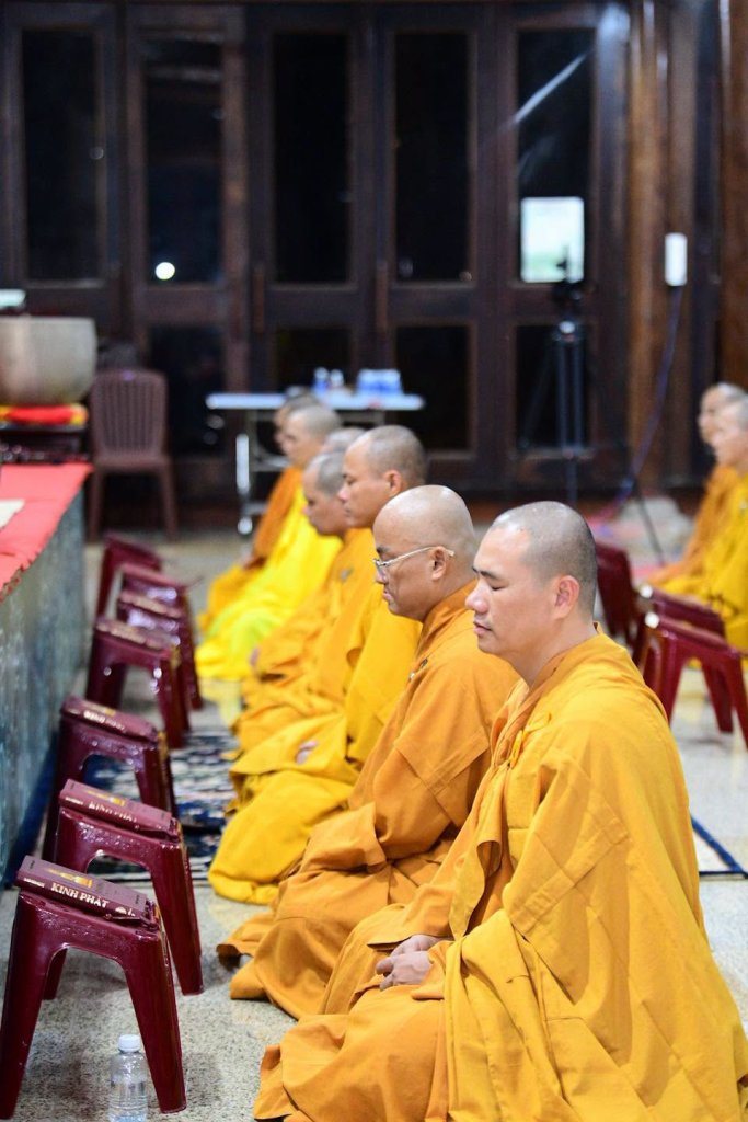 THIỀN TỌA – THỜI KHÓA KHÔNG THỂ THIẾU TRONG MÙA AN CƯ KIẾT HẠ