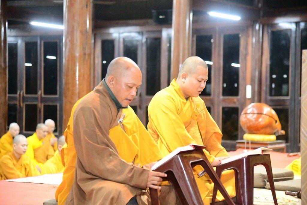 THIỀN TỌA – THỜI KHÓA KHÔNG THỂ THIẾU TRONG MÙA AN CƯ KIẾT HẠ