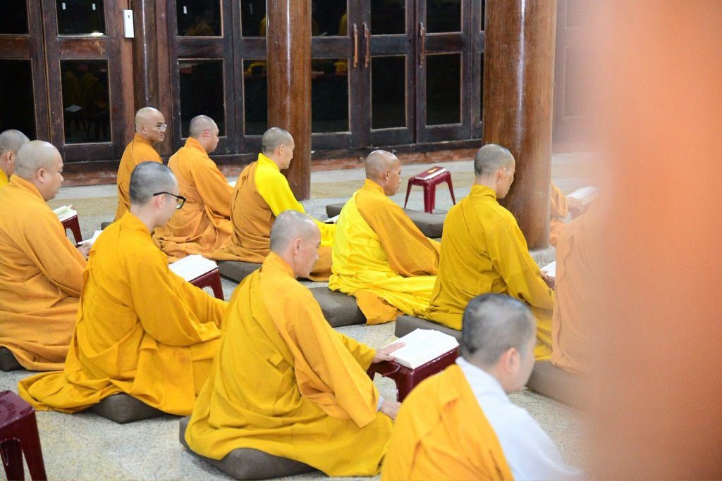 THIỀN TỌA – THỜI KHÓA KHÔNG THỂ THIẾU TRONG MÙA AN CƯ KIẾT HẠ