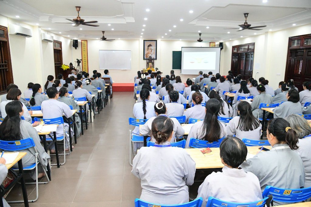 “NGÀY PHẬT CHUYỂN PHÁP LUÂN” – TỪ BÁNH XE CHÁNH PHÁP ĐẾN TRÁCH NHIỆM HOẰNG PHÁP HÔM NAY