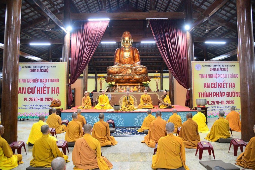 THIỀN TỌA – THỜI KHÓA KHÔNG THỂ THIẾU TRONG MÙA AN CƯ KIẾT HẠ