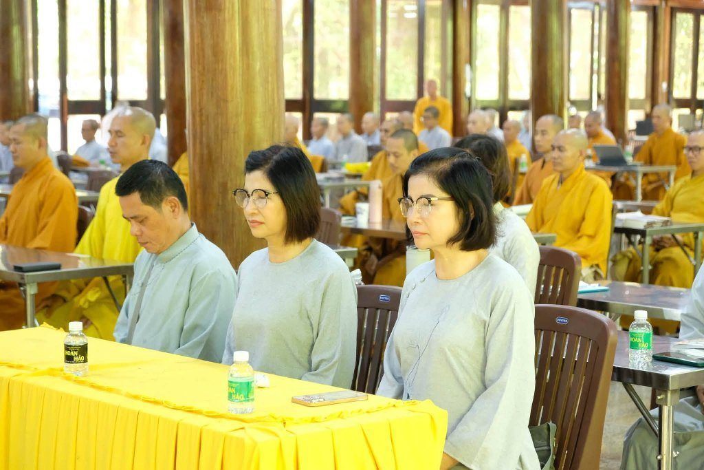 NGƯỜI ĐỜI ĐI THUẬN DÒNG, NGƯỜI TU ĐI NGƯỢC DÒNG