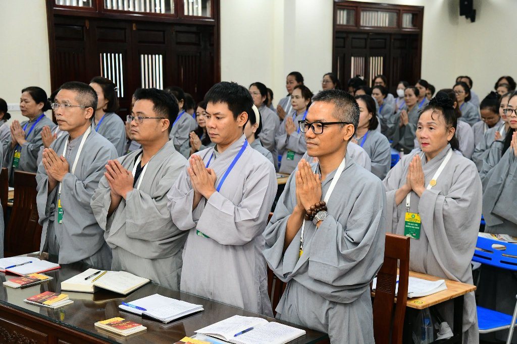 “NGÀY PHẬT CHUYỂN PHÁP LUÂN” – TỪ BÁNH XE CHÁNH PHÁP ĐẾN TRÁCH NHIỆM HOẰNG PHÁP HÔM NAY