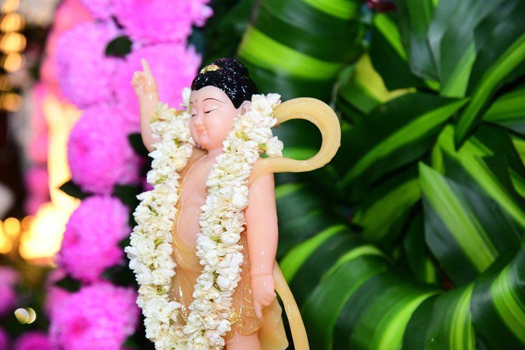 MỖI EM NHỎ LÀ MỘT BÚP SEN GIỮA MÙA PHẬT ĐẢN