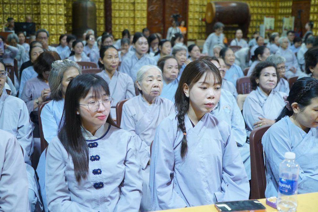 MỘT NGÀY AN LẠC: HỌC CÁCH ĐI TỪ BÓNG TỐI ĐẾN ÁNH SÁNG VÀ NUÔI DƯỠNG HẠNH HIẾU TRONG CUỘC SỐNG