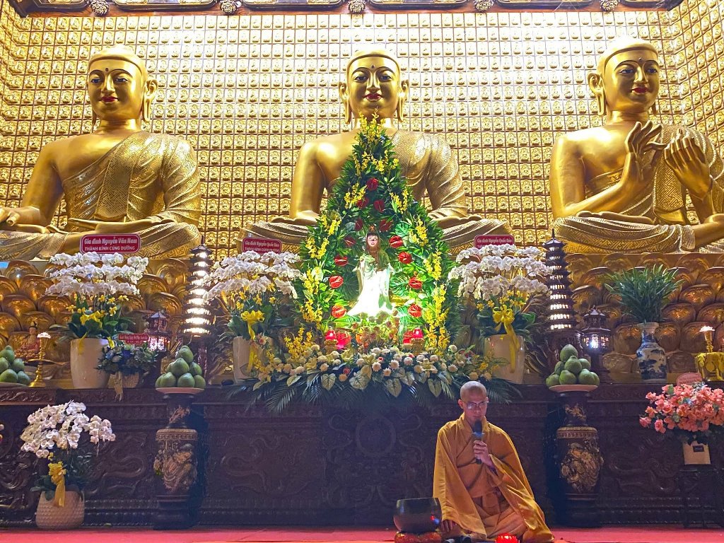 TRANG NGHIÊM LỄ TƯỞNG NIỆM NGÀY BỒ-TÁT QUÁN THẾ ÂM THÀNH ĐẠO TẠI CHÙA GIÁC NGỘ