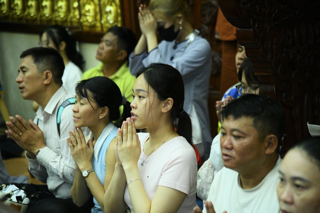 HƠN 200 THIỆN NAM TÍN NỮ PHÁT TÂM QUY Y TAM BẢO NHÂN MÙA VU LAN BÁO HIẾU TẠI CHÙA GIÁC NGỘ