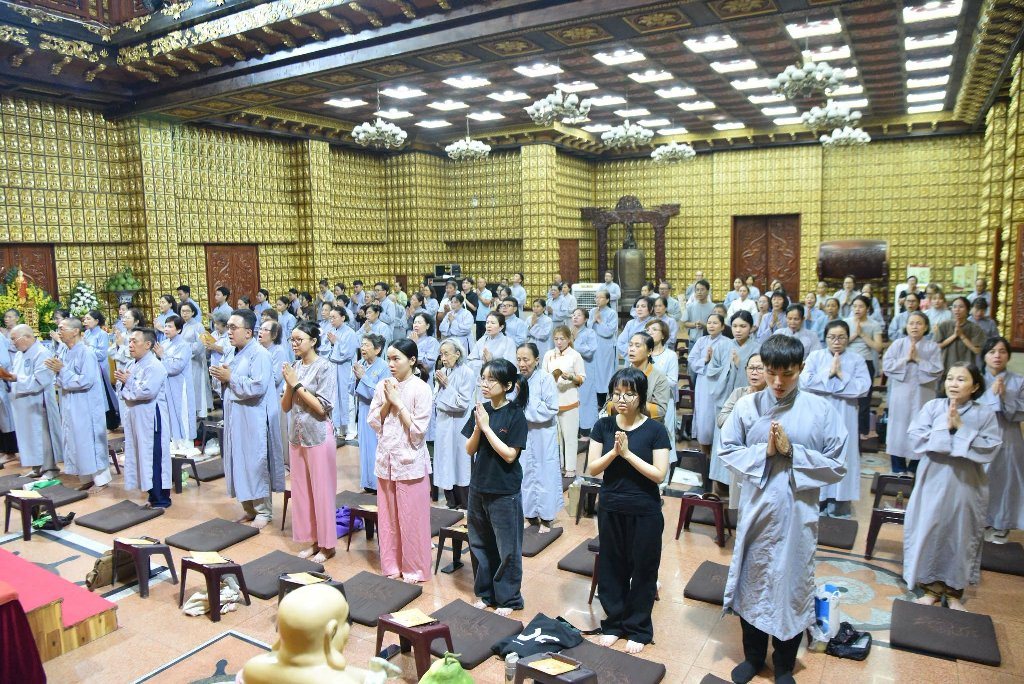 HÀNG TRĂM PHẬT TỬ THAM DỰ LỄ SÁM HỐI TRANG NGHIÊM MÙA VU LAN 2026