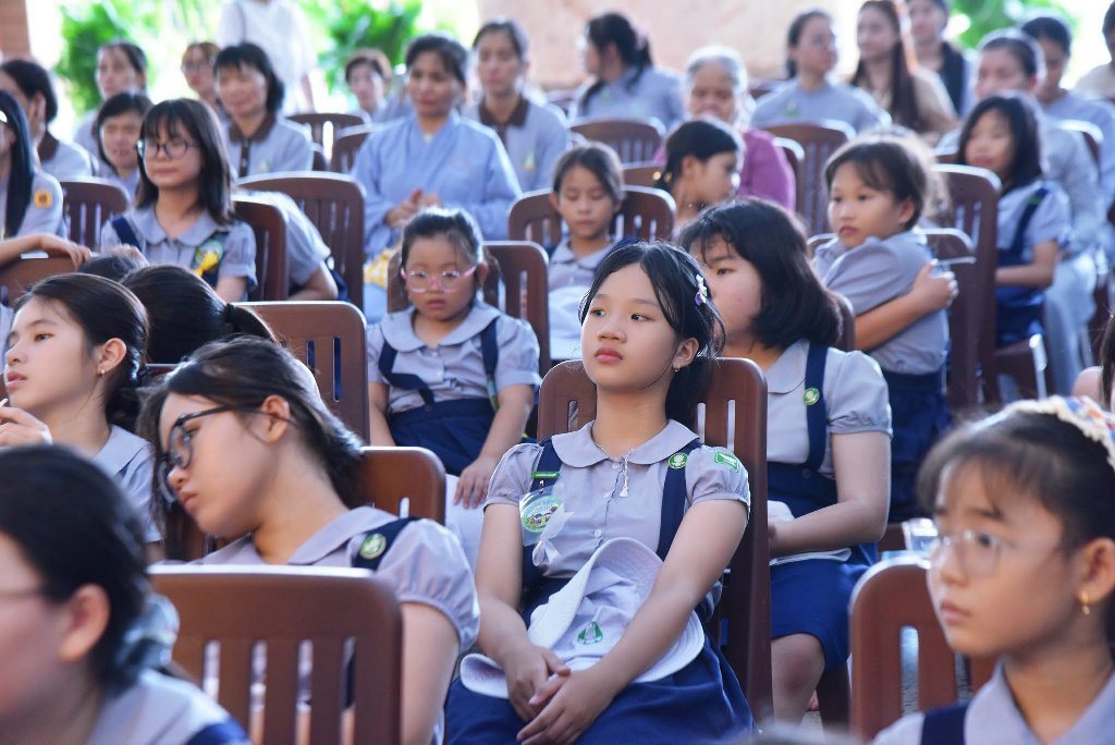 TUỔI TRẺ TỈNH THỨC, KIẾN TẠO TƯƠNG LAI": NGỌN ĐUỐC SOI ĐƯỜNG CHO HƠN 200 THANH THIẾU NIÊN GĐPT QUA LỜI DẠY CỦA THẦY NHẬT TỪ
