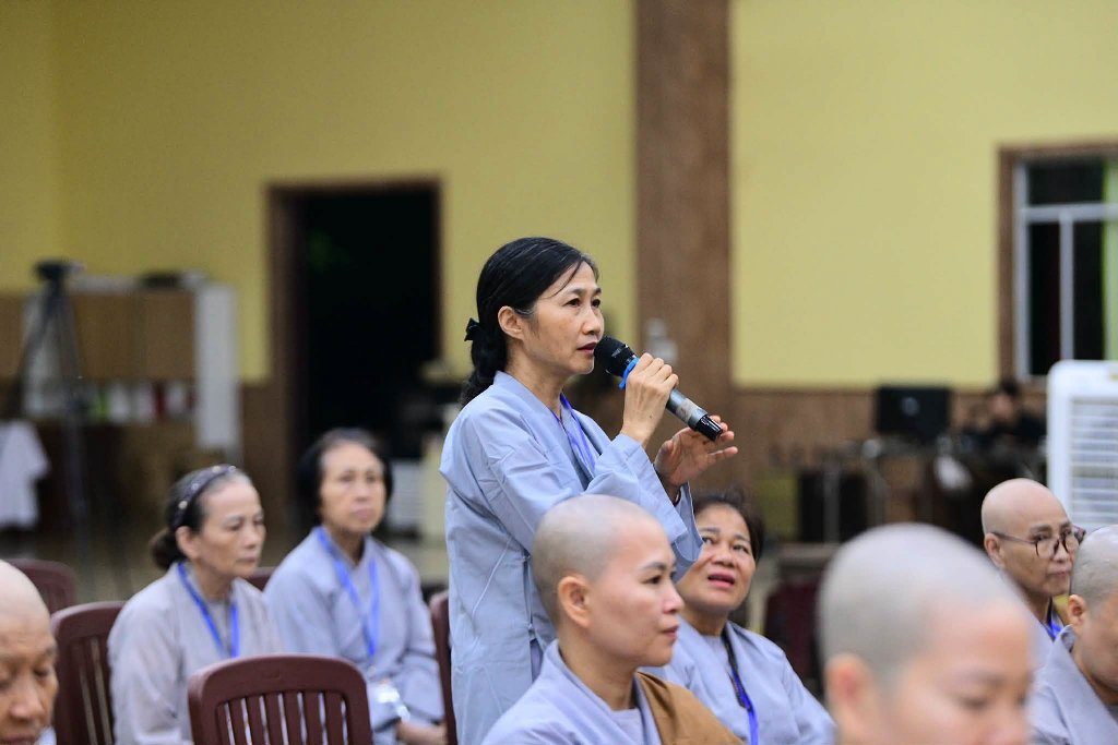 GỠ RỐI BĂN KHOĂN - MỞ RA GÓC NHÌN MỚI VỚI BUỔI VẤN ĐÁP CÙNG TT. THÍCH NHẬT TỪ