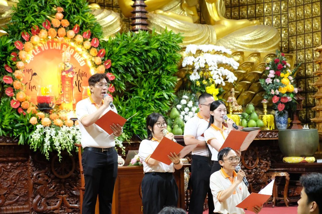 ÔM ẤP ĐỨA TRẺ BÊN TRONG BẰNG TÂM TỪ – HÀNH TRÌNH CHỮA LÀNH TỪ SỰ HIỂU THƯƠNG