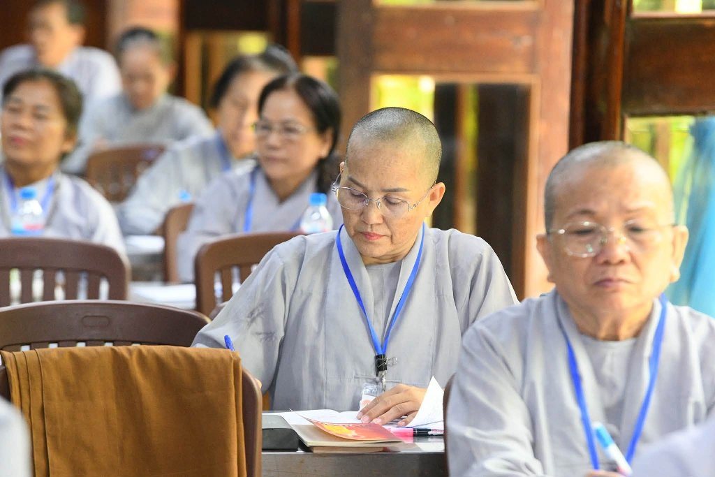 “CON RẮN” VÀ “CHIẾC BÈ” – BÀI HỌC SÂU SẮC VỀ CÁCH HỌC VÀ HÀNH CHÁNH PHÁP