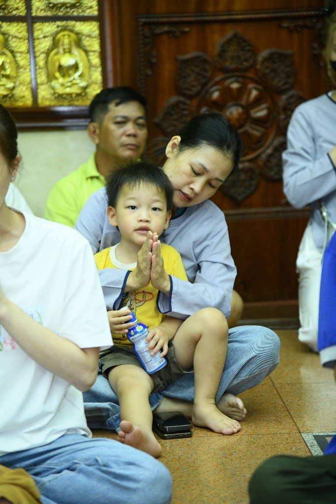 HƠN 200 THIỆN NAM TÍN NỮ PHÁT TÂM QUY Y TAM BẢO NHÂN MÙA VU LAN BÁO HIẾU TẠI CHÙA GIÁC NGỘ