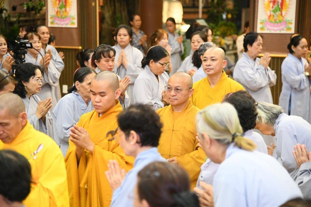 VU LAN – HỌC CÁCH BÁO HIẾU ĐỂ ĐỀN ĐÁP ÂN SINH THÀNH