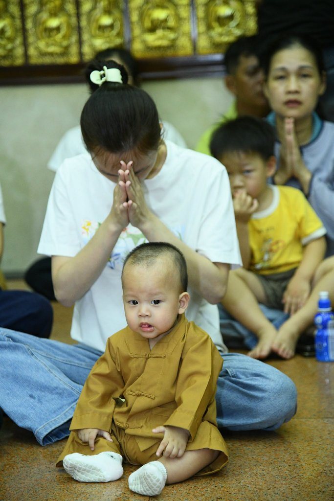 HƠN 200 THIỆN NAM TÍN NỮ PHÁT TÂM QUY Y TAM BẢO NHÂN MÙA VU LAN BÁO HIẾU TẠI CHÙA GIÁC NGỘ