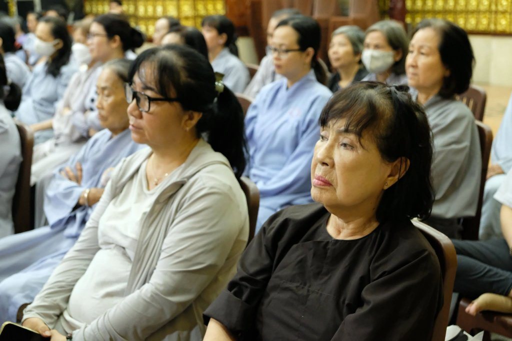 PHỤNG SỰ NHÂN SINH – BIẾN LÒNG TỪ BI THÀNH HÀNH ĐỘNG NHÂN ĐẠO