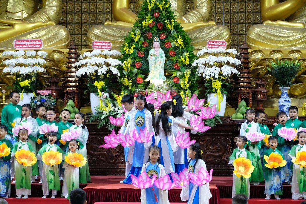 TRANG NGHIÊM LỄ TƯỞNG NIỆM NGÀY BỒ-TÁT QUÁN THẾ ÂM THÀNH ĐẠO TẠI CHÙA GIÁC NGỘ