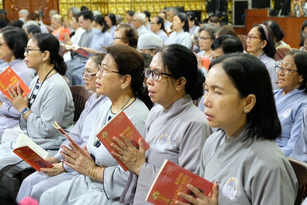 PHỤNG SỰ NHÂN SINH – BIẾN LÒNG TỪ BI THÀNH HÀNH ĐỘNG NHÂN ĐẠO