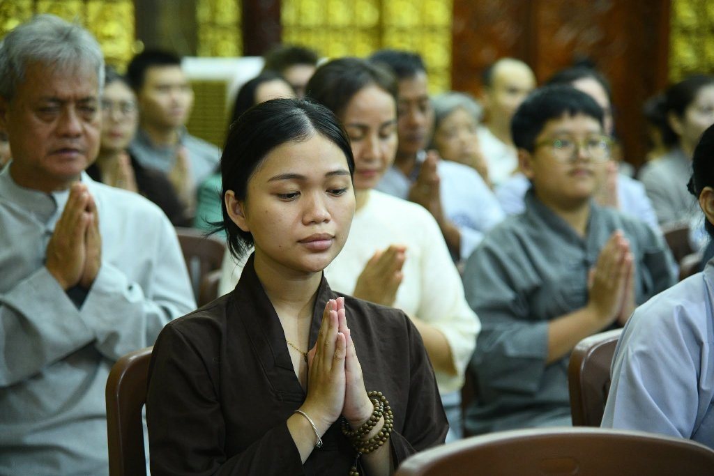 HƠN 200 THIỆN NAM TÍN NỮ PHÁT TÂM QUY Y TAM BẢO NHÂN MÙA VU LAN BÁO HIẾU TẠI CHÙA GIÁC NGỘ