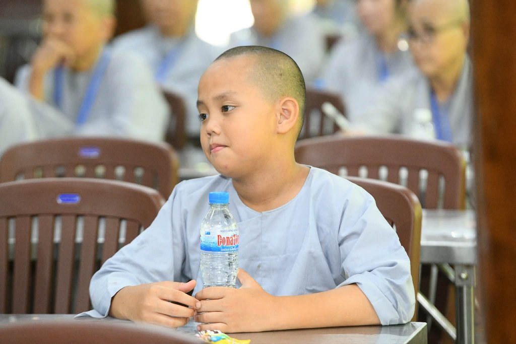 “CON RẮN” VÀ “CHIẾC BÈ” – BÀI HỌC SÂU SẮC VỀ CÁCH HỌC VÀ HÀNH CHÁNH PHÁP