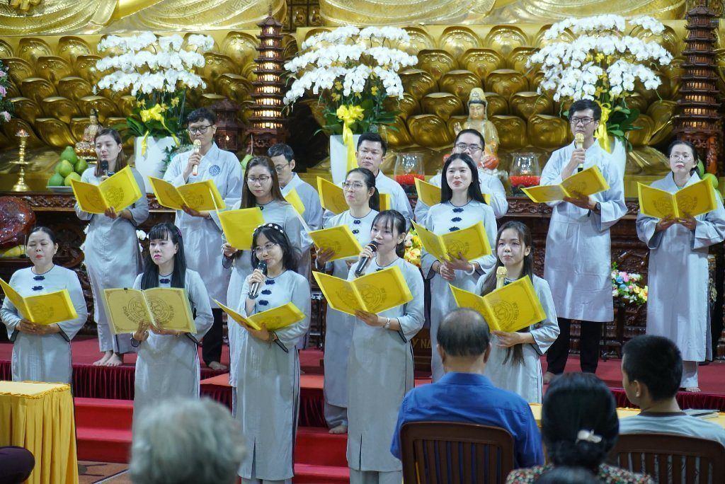 MỘT NGÀY AN LẠC: HỌC CÁCH ĐI TỪ BÓNG TỐI ĐẾN ÁNH SÁNG VÀ NUÔI DƯỠNG HẠNH HIẾU TRONG CUỘC SỐNG