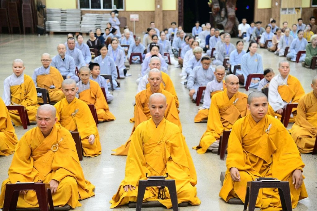 GIEO DUYÊN XUẤT GIA – CÙNG TĂNG ĐOÀN AN CƯ THỰC TẬP SÁM HỐI
