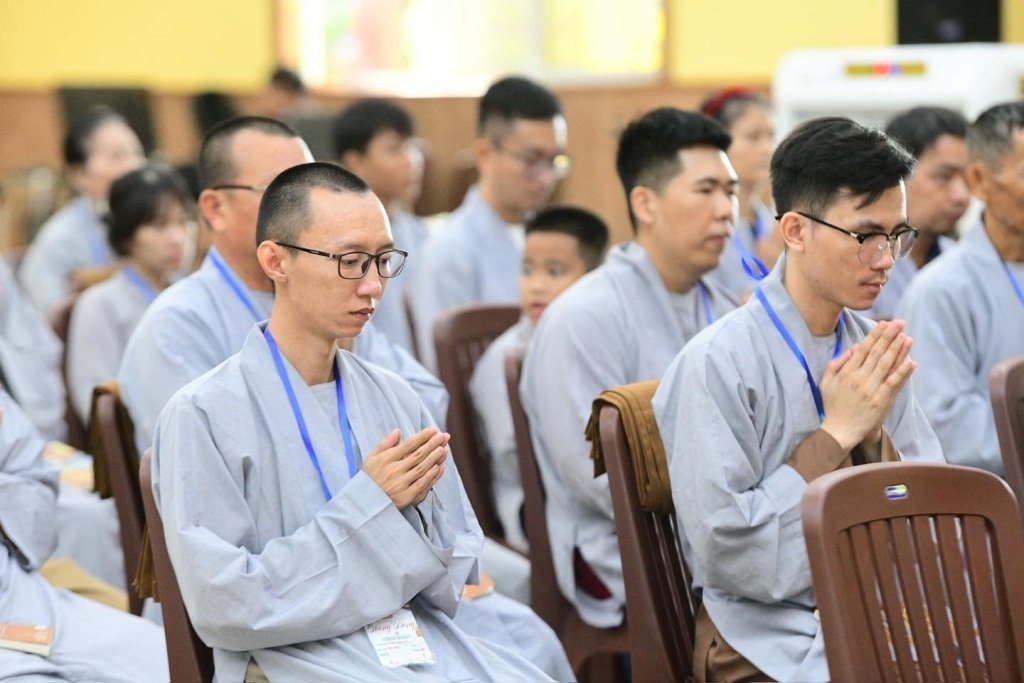 KHAI MẠC KHÓA TU “PHƯƠNG TRỜI THONG DONG” LẦN 10: GIEO DUYÊN XUẤT GIA, CÙNG TĂNG ĐOÀN AN CƯ TU HỌC
