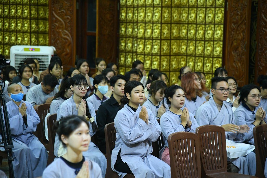 HƠN 200 THIỆN NAM TÍN NỮ PHÁT TÂM QUY Y TAM BẢO NHÂN MÙA VU LAN BÁO HIẾU TẠI CHÙA GIÁC NGỘ