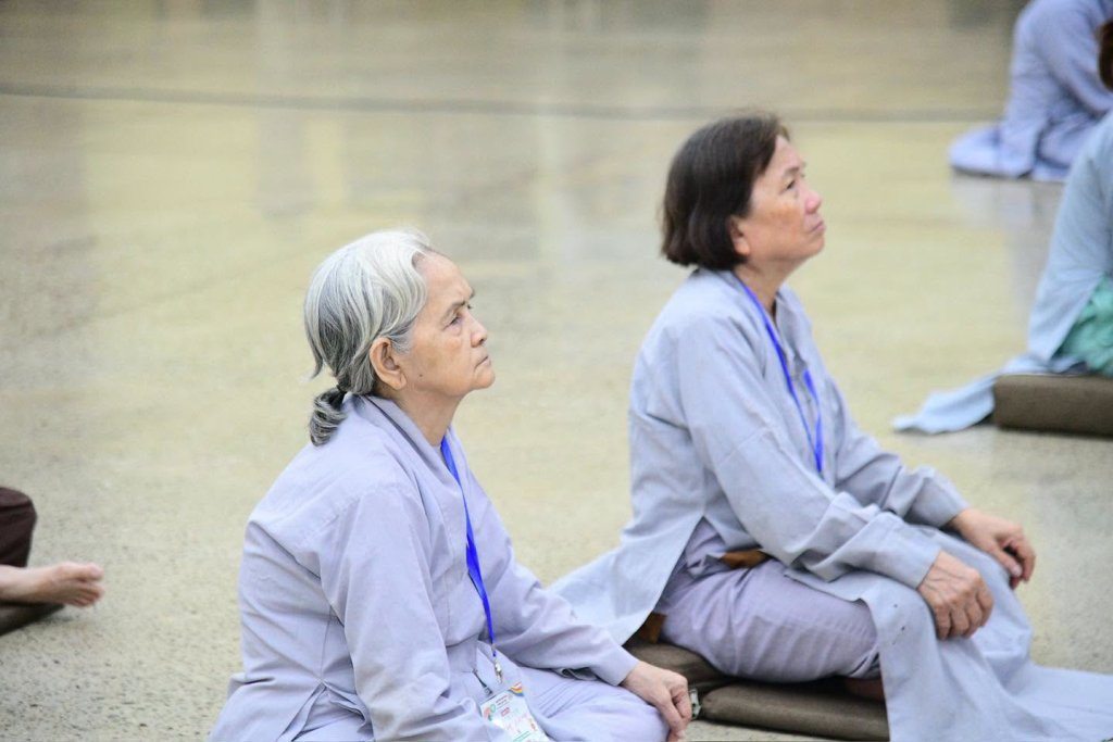 GẦN 100 HÀNH GIẢ “PHƯƠNG TRỜI THONG DONG” LẦN 10 NHẬP CHÚNG, LÀM QUEN NẾP SỐNG TU HỌC TẠI TRƯỜNG HẠ CHÙA GIÁC NGỘ - ĐẤT ĐỎ