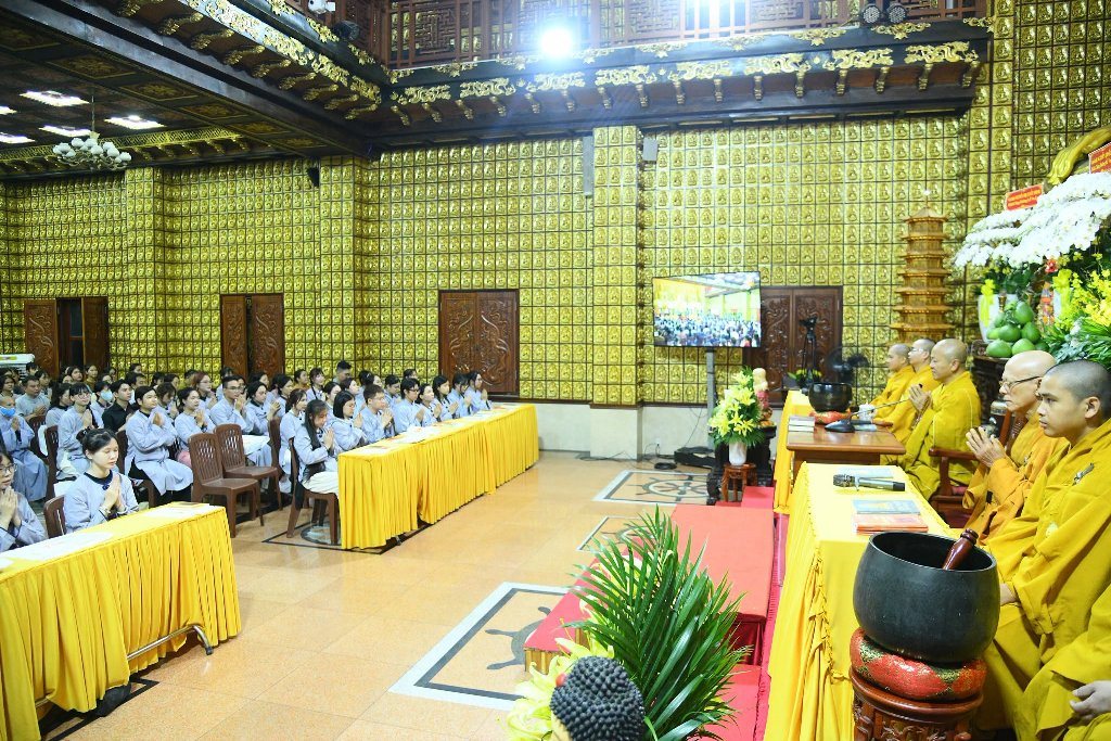 HƠN 200 THIỆN NAM TÍN NỮ PHÁT TÂM QUY Y TAM BẢO NHÂN MÙA VU LAN BÁO HIẾU TẠI CHÙA GIÁC NGỘ