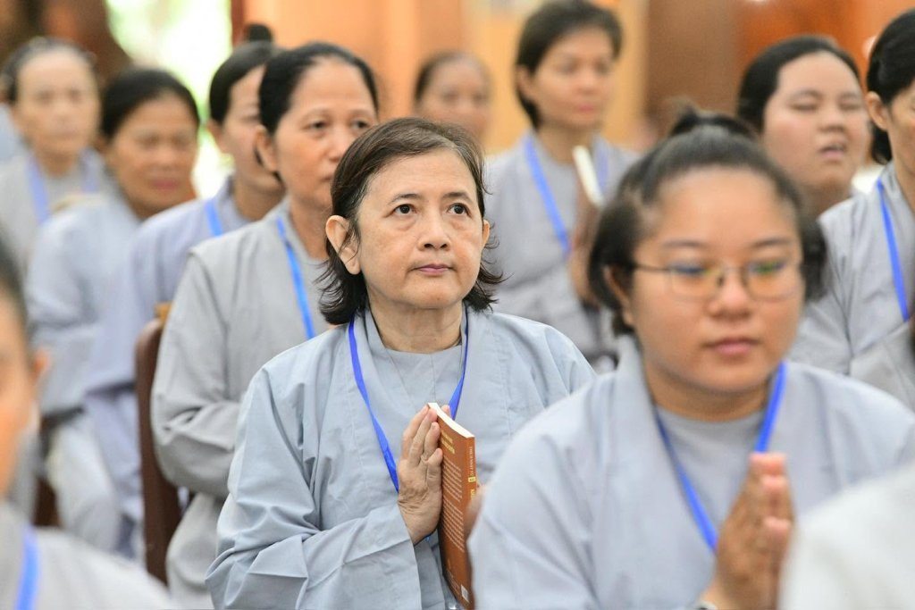 KHAI MẠC KHÓA TU “PHƯƠNG TRỜI THONG DONG” LẦN 10: GIEO DUYÊN XUẤT GIA, CÙNG TĂNG ĐOÀN AN CƯ TU HỌC