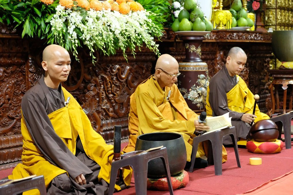 ÔM ẤP ĐỨA TRẺ BÊN TRONG BẰNG TÂM TỪ – HÀNH TRÌNH CHỮA LÀNH TỪ SỰ HIỂU THƯƠNG