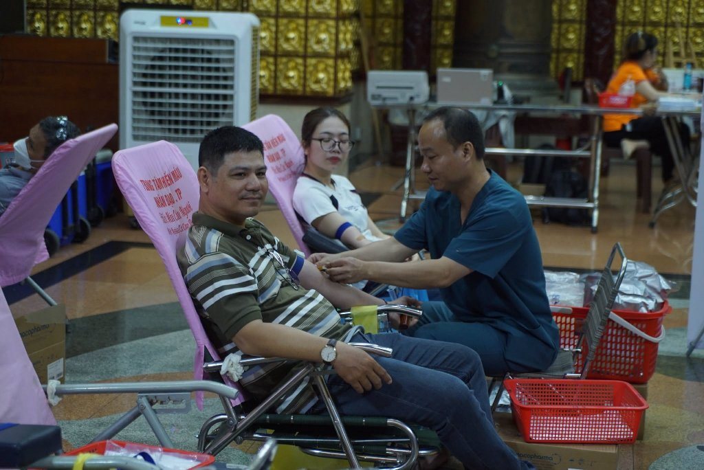LAN TỎA HẠNH NGUYỆN BỒ-TÁT: HƠN 200 TÌNH NGUYỆN VIÊN THAM GIA HIẾN MÁU NHÂN ĐẠO LẦN THỨ 135 TẠI CHÙA GIÁC NGỘ