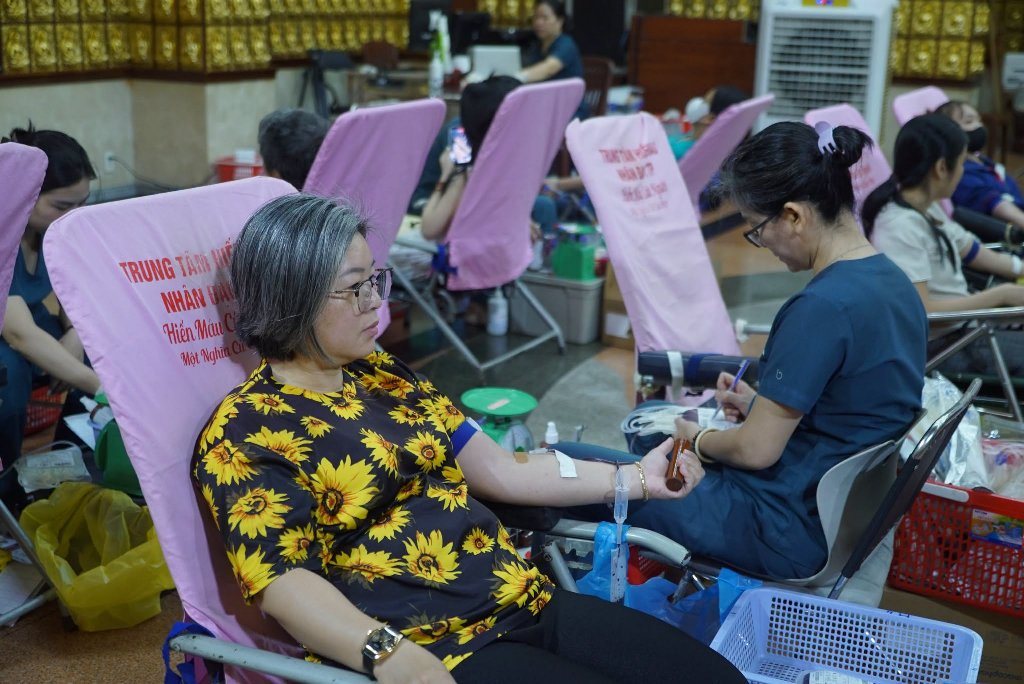 LAN TỎA HẠNH NGUYỆN BỒ-TÁT: HƠN 200 TÌNH NGUYỆN VIÊN THAM GIA HIẾN MÁU NHÂN ĐẠO LẦN THỨ 135 TẠI CHÙA GIÁC NGỘ