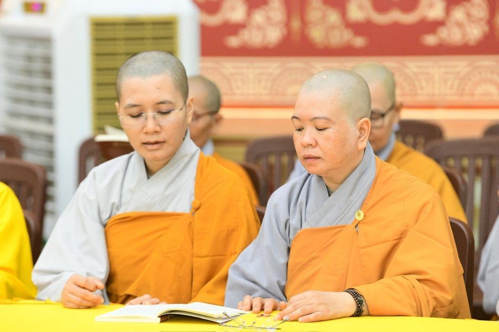 KHAI MẠC KHÓA TU “PHƯƠNG TRỜI THONG DONG” LẦN 10: GIEO DUYÊN XUẤT GIA, CÙNG TĂNG ĐOÀN AN CƯ TU HỌC