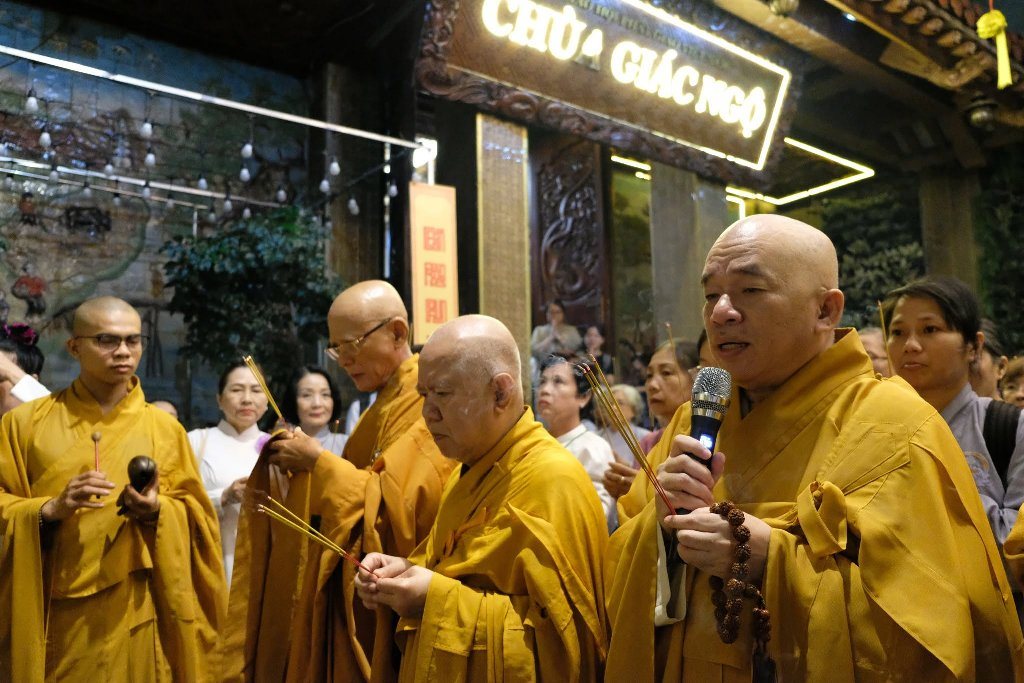 TRANG NGHIÊM LỄ TƯỞNG NIỆM NGÀY BỒ-TÁT QUÁN THẾ ÂM THÀNH ĐẠO TẠI CHÙA GIÁC NGỘ