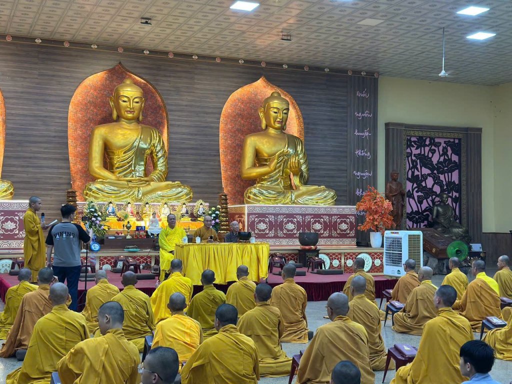 HÒA THƯỢNG THÍCH THIỆN HỶ SÁCH TẤN HÀNH GIẢ AN CƯ TẠI HẠ TRƯỜNG CHÙA GIÁC NGỘ - ĐẤT ĐỎ