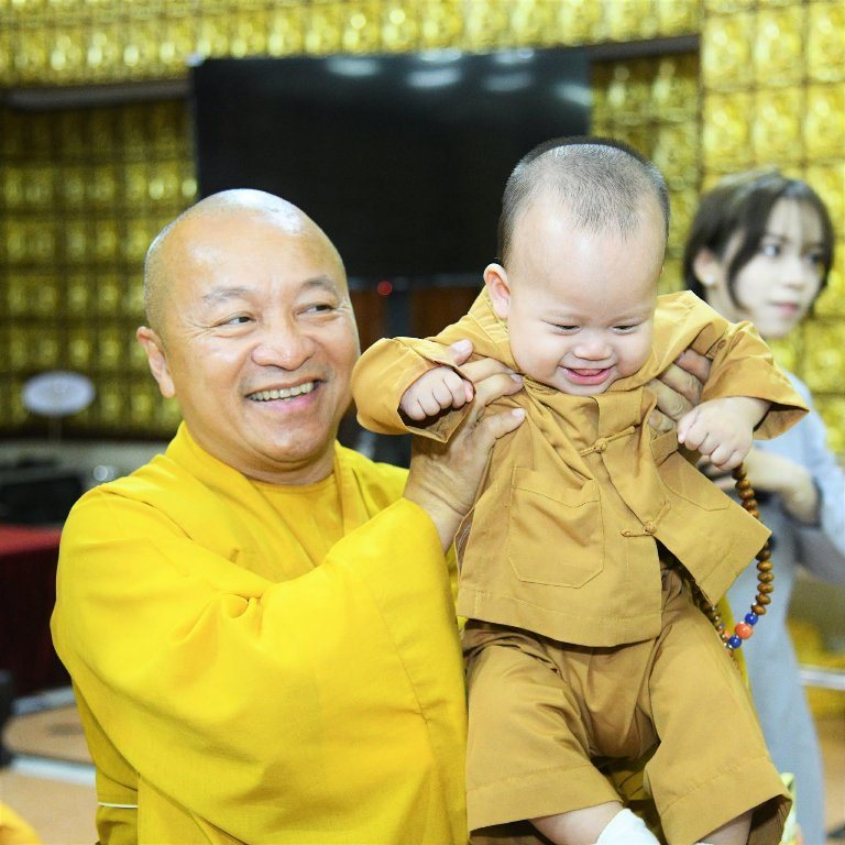 HƠN 200 THIỆN NAM TÍN NỮ PHÁT TÂM QUY Y TAM BẢO NHÂN MÙA VU LAN BÁO HIẾU TẠI CHÙA GIÁC NGỘ