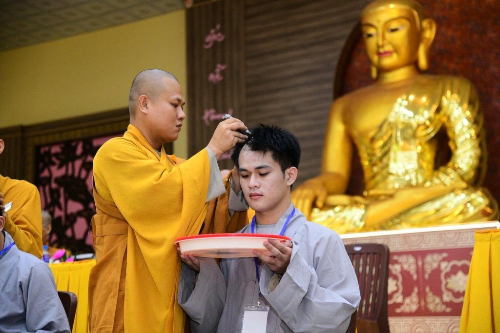 KHAI MẠC KHÓA TU “PHƯƠNG TRỜI THONG DONG” LẦN 10: GIEO DUYÊN XUẤT GIA, CÙNG TĂNG ĐOÀN AN CƯ TU HỌC