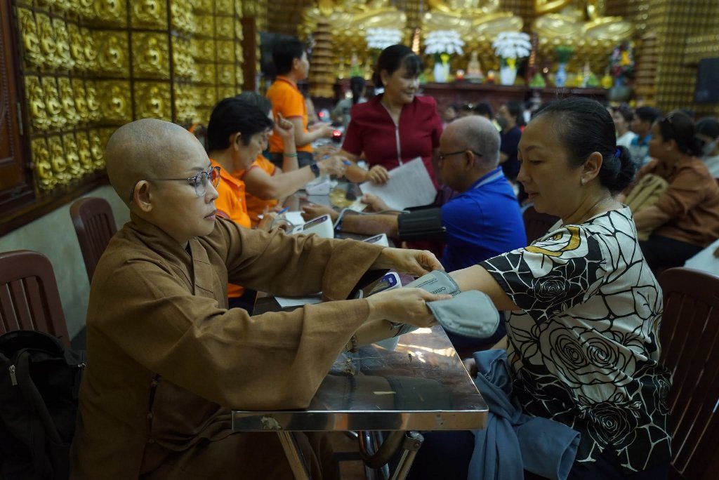 LAN TỎA HẠNH NGUYỆN BỒ-TÁT: HƠN 200 TÌNH NGUYỆN VIÊN THAM GIA HIẾN MÁU NHÂN ĐẠO LẦN THỨ 135 TẠI CHÙA GIÁC NGỘ