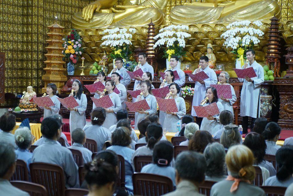 MỘT NGÀY AN LẠC: HỌC CÁCH ĐI TỪ BÓNG TỐI ĐẾN ÁNH SÁNG VÀ NUÔI DƯỠNG HẠNH HIẾU TRONG CUỘC SỐNG
