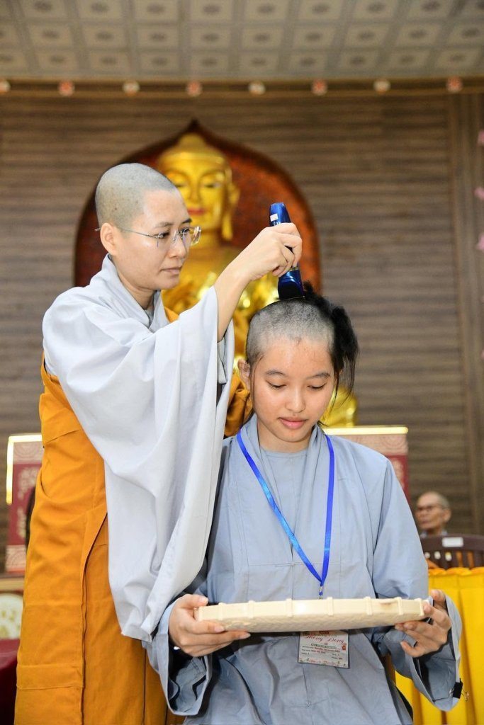 KHAI MẠC KHÓA TU “PHƯƠNG TRỜI THONG DONG” LẦN 10: GIEO DUYÊN XUẤT GIA, CÙNG TĂNG ĐOÀN AN CƯ TU HỌC