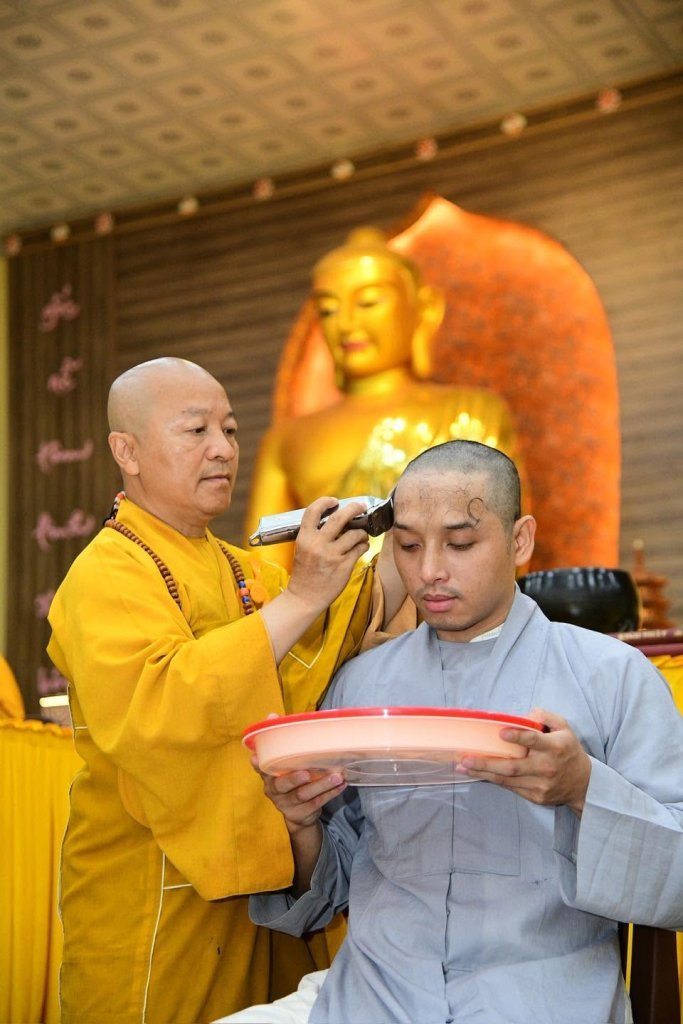 KHAI MẠC KHÓA TU “PHƯƠNG TRỜI THONG DONG” LẦN 10: GIEO DUYÊN XUẤT GIA, CÙNG TĂNG ĐOÀN AN CƯ TU HỌC