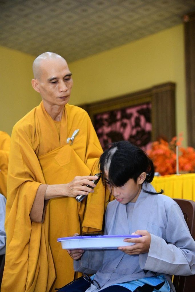KHAI MẠC KHÓA TU “PHƯƠNG TRỜI THONG DONG” LẦN 10: GIEO DUYÊN XUẤT GIA, CÙNG TĂNG ĐOÀN AN CƯ TU HỌC